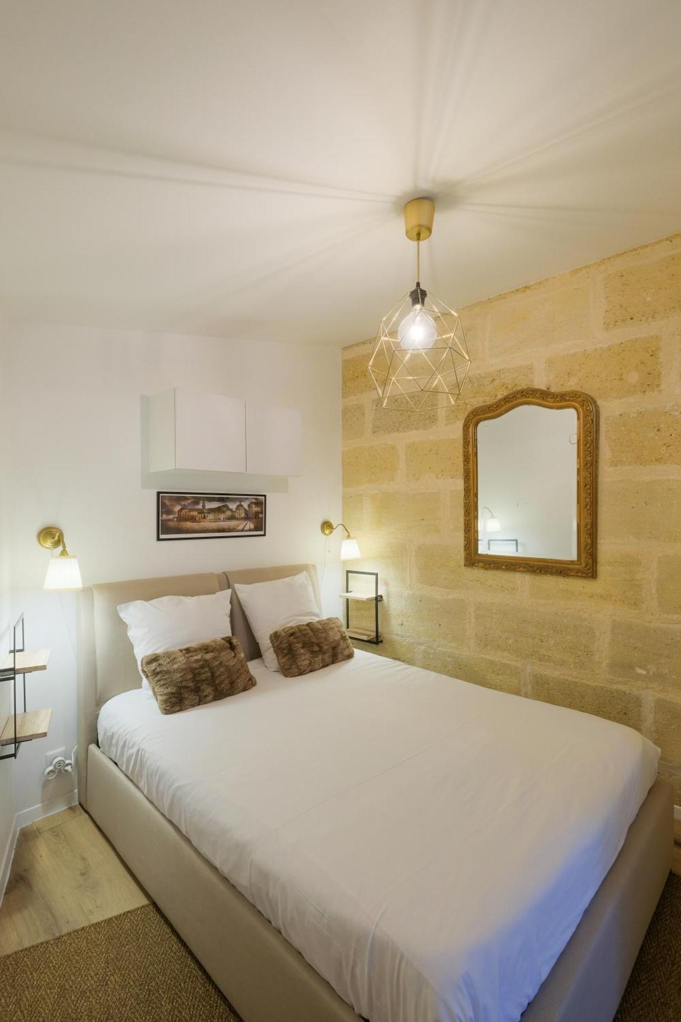 Les Suites D'Alienor, Suite Cosy ペサック エクステリア 写真