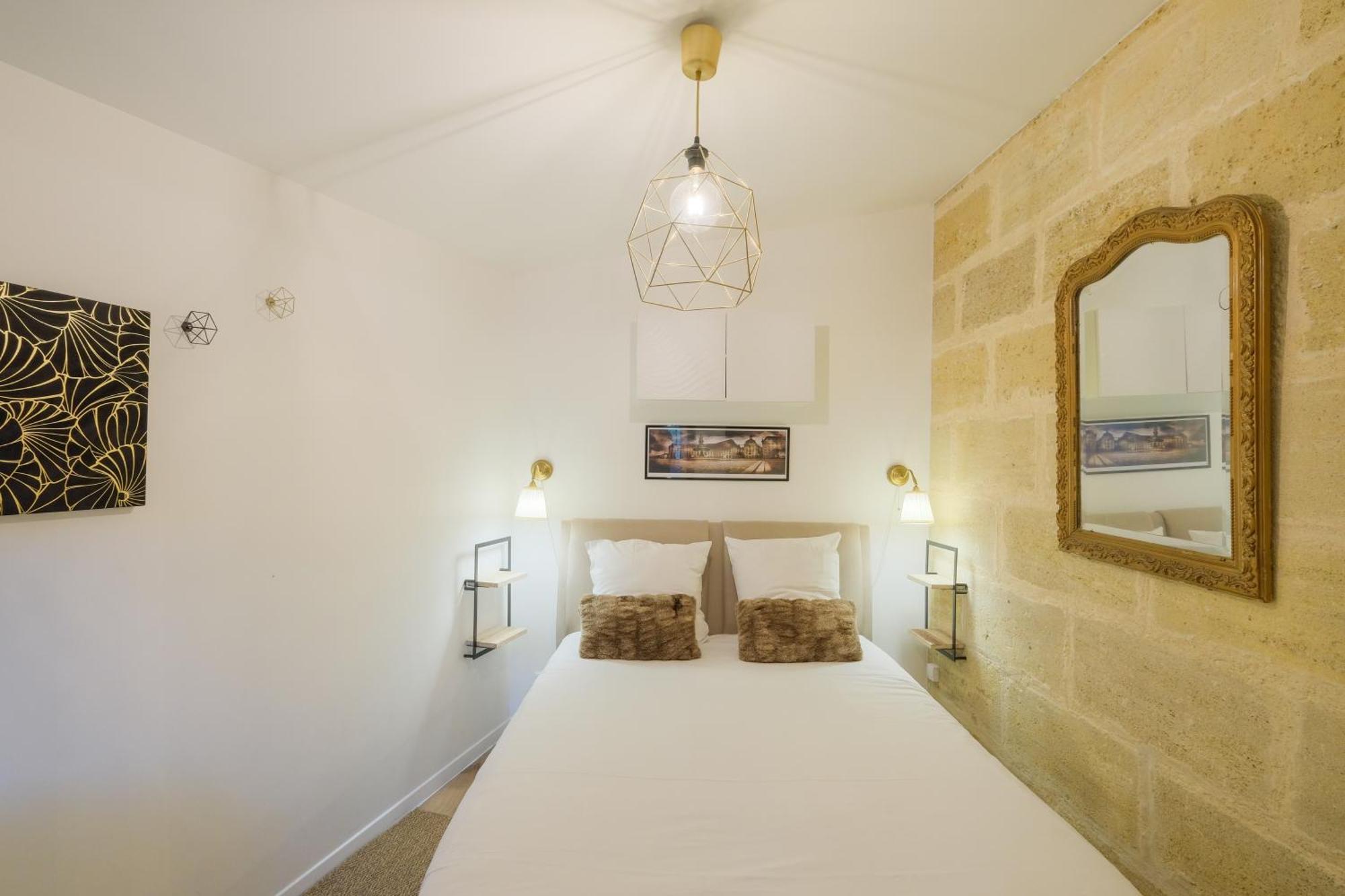 Les Suites D'Alienor, Suite Cosy ペサック エクステリア 写真