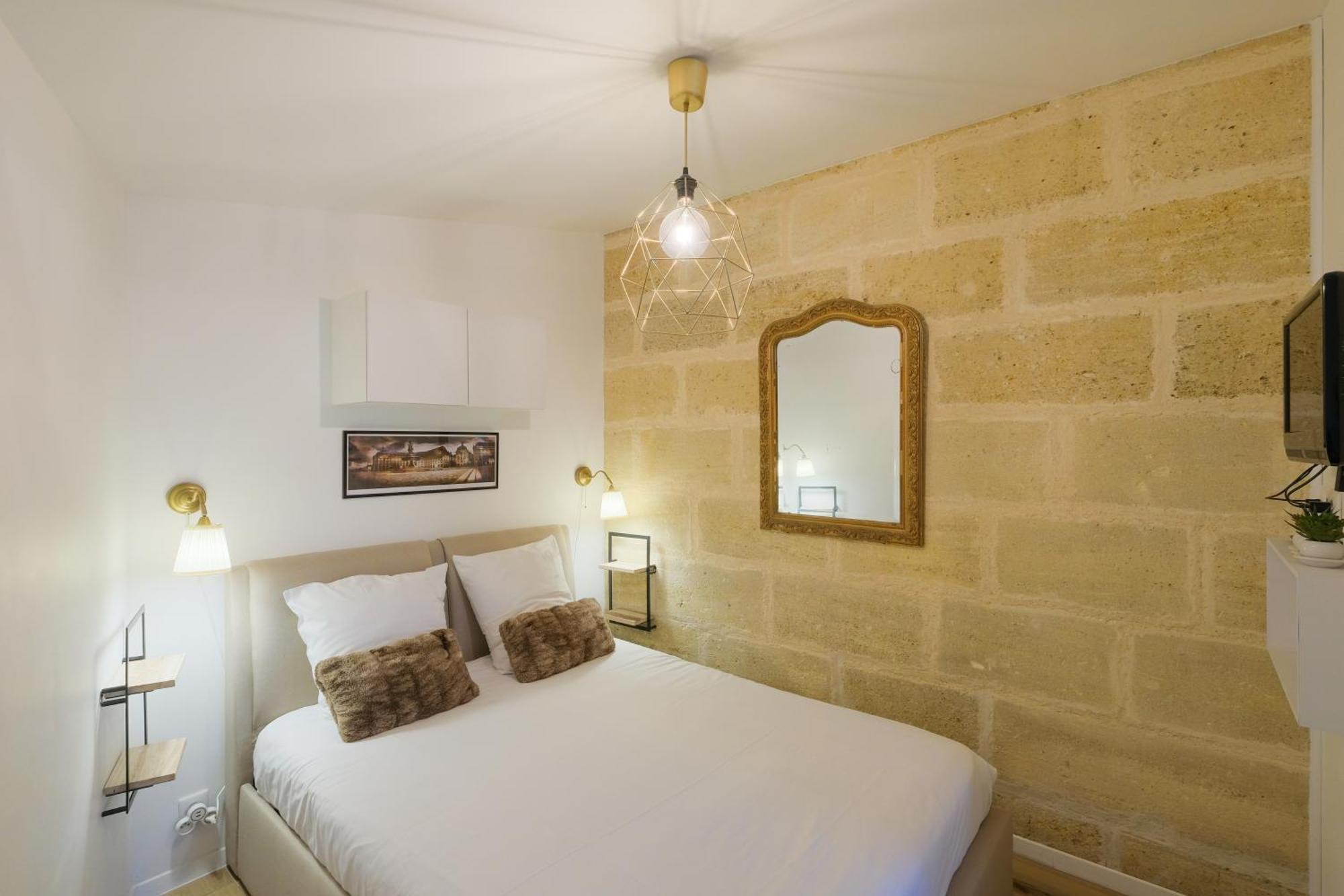 Les Suites D'Alienor, Suite Cosy ペサック エクステリア 写真